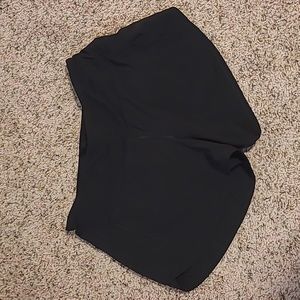 Lululemon Speed Up Mid Rise Short 4" black short size 6